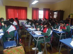 Alumnas de Ed. Media responden encuesta SENDA