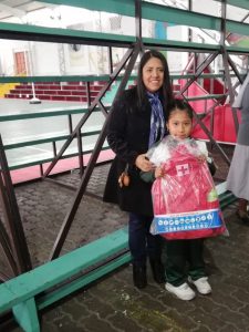 Entrega de mochilas de emergencia