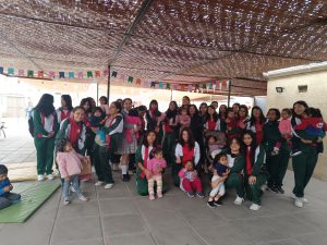 3º medio A visita al jardín infantil  "Granitos de Arena"